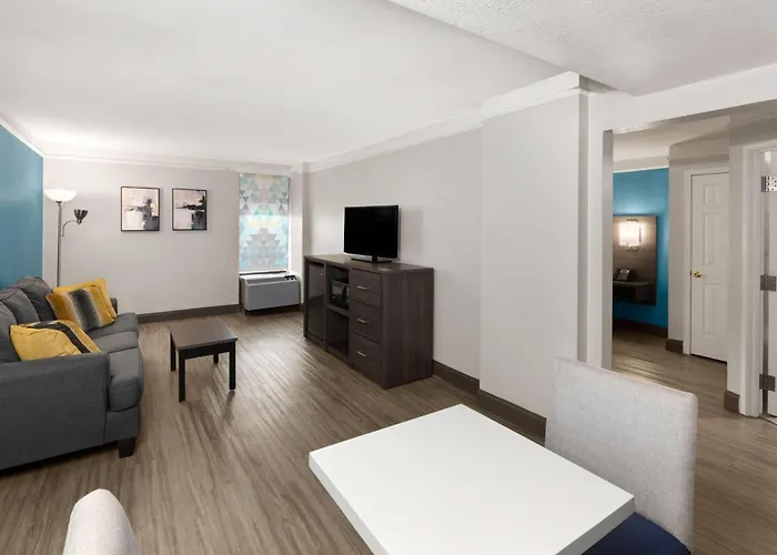 La Quinta By Wyndham Houston Stafford Sugarland