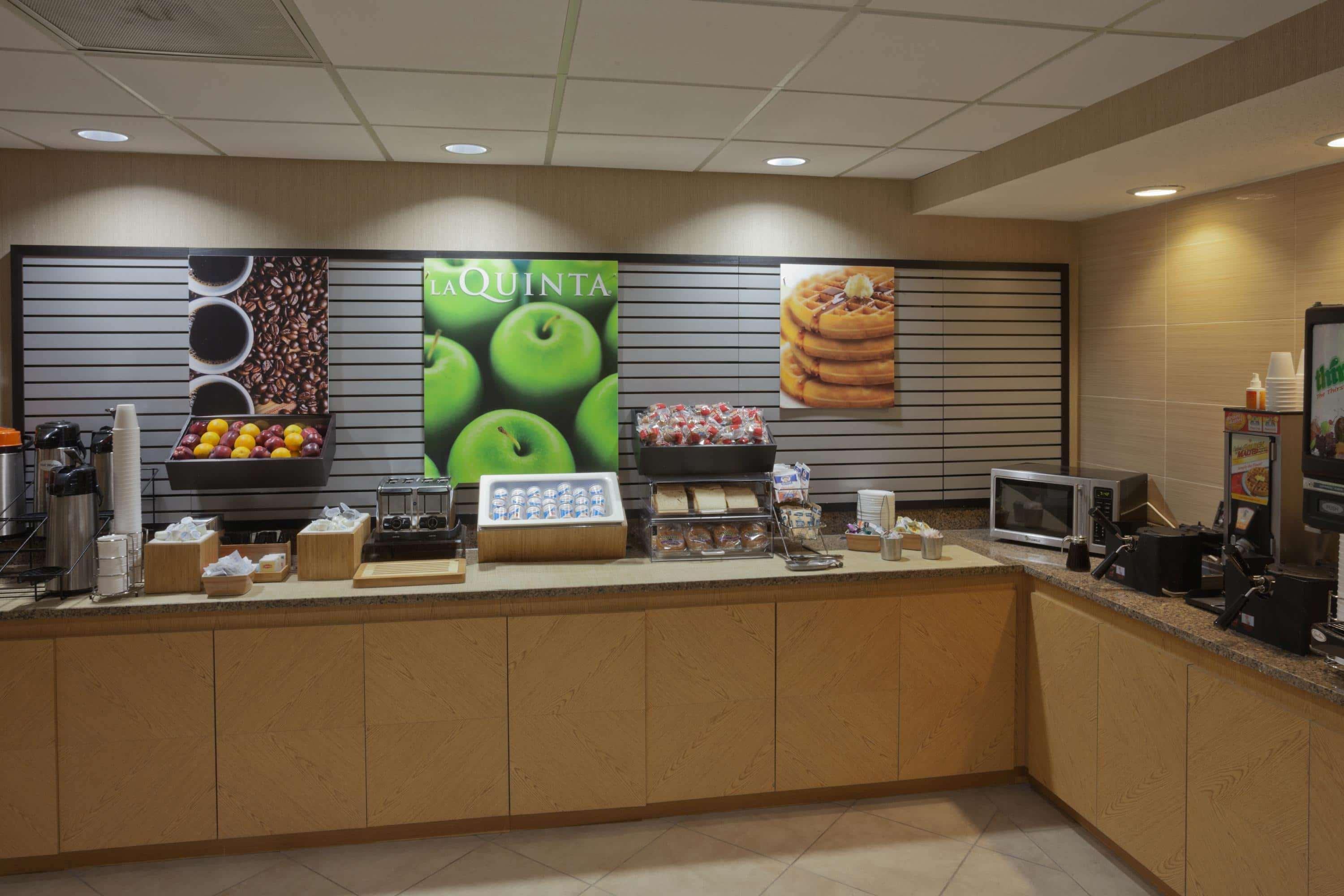 La Quinta By Wyndham Houston Sugarland Hotel