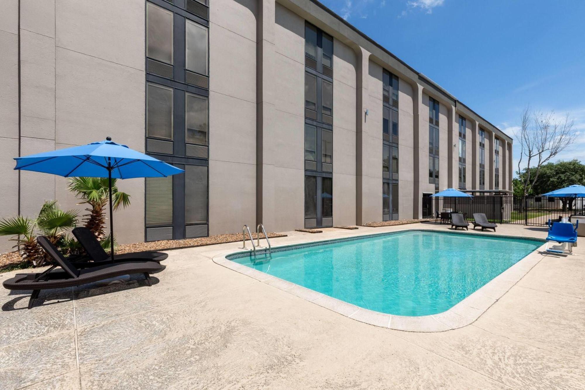 La Quinta By Wyndham Houston Sugarland Stafford