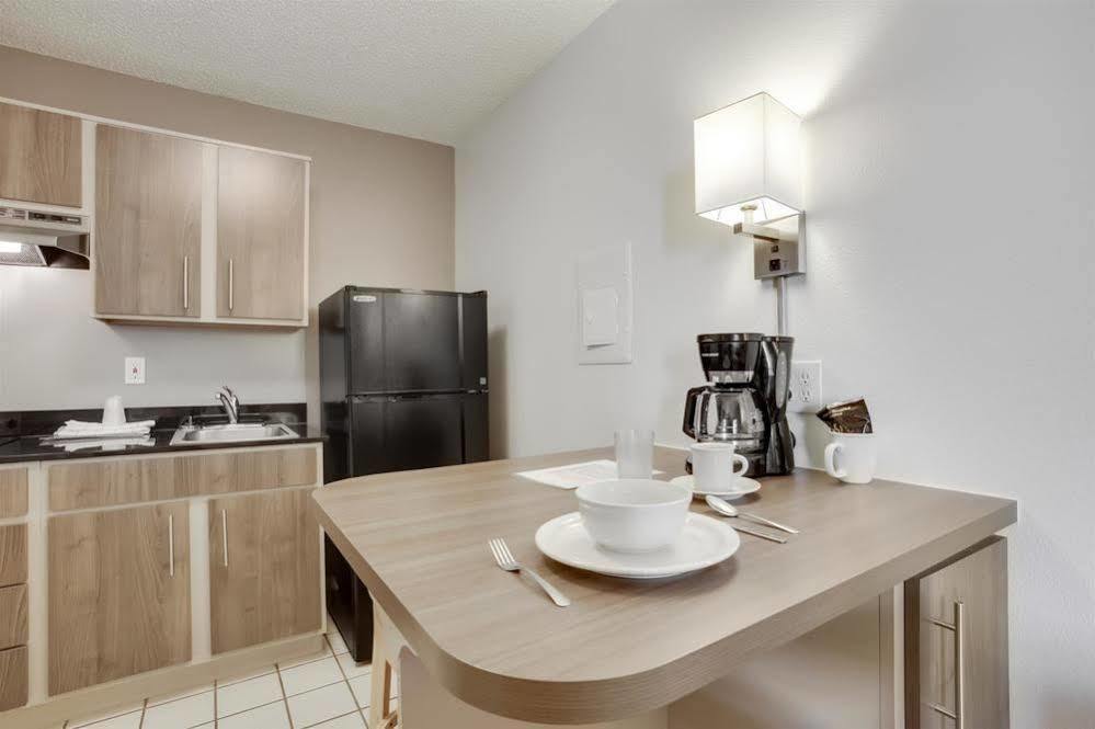 La Quinta By Wyndham Houston Sugarland Hotel